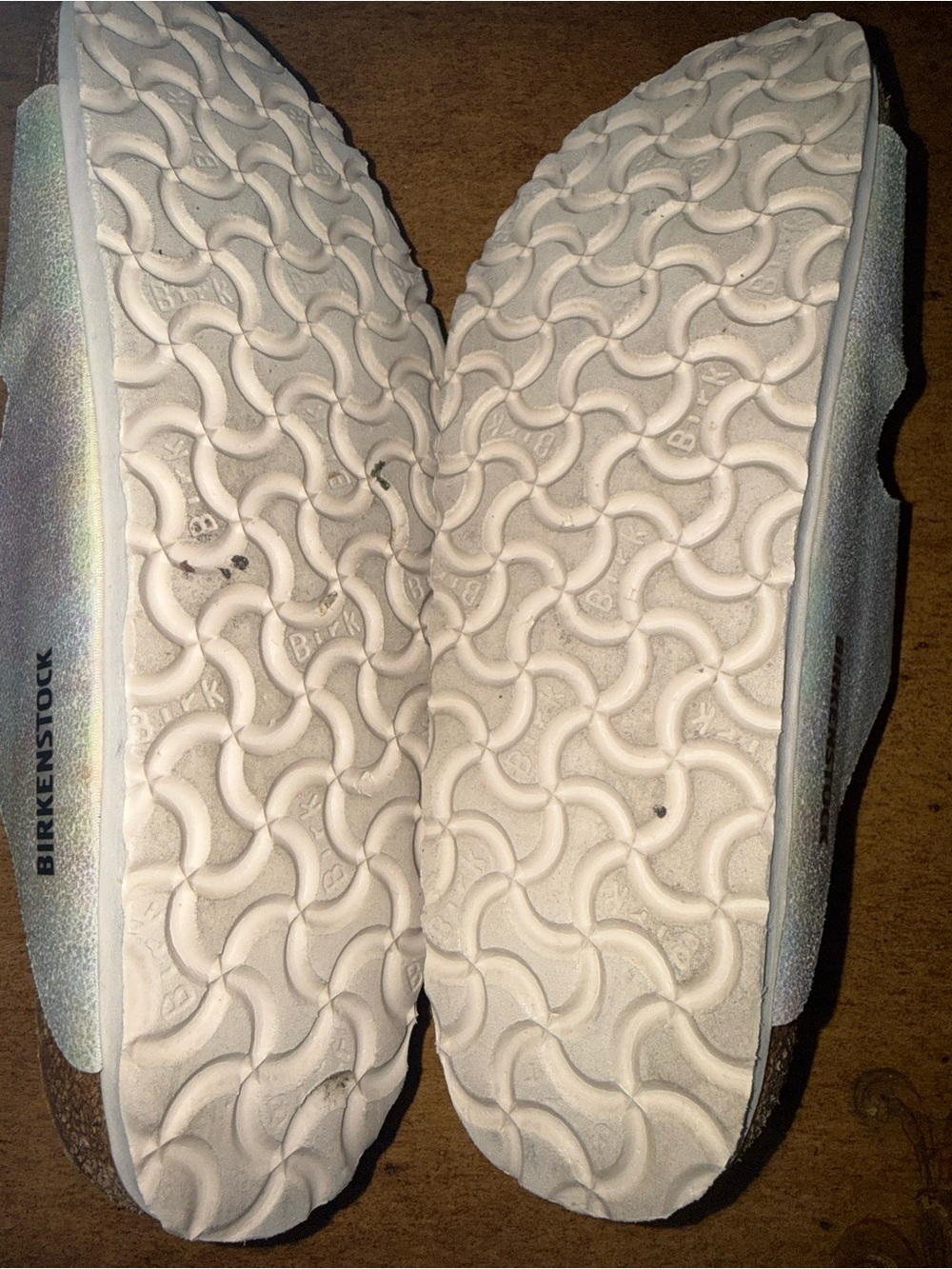 Birkenstock Arizona Iridescent Sandals. - Picture 5 of 7